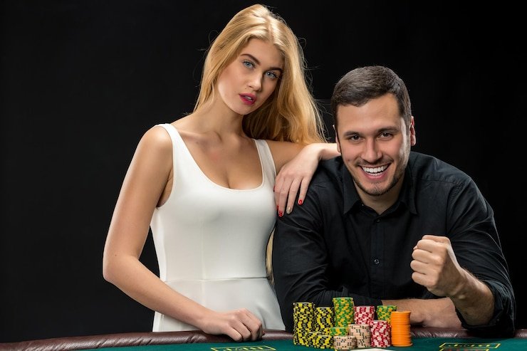 Tampilan antarmuka permainan Red Tiger di mesir toto dengan mesin slot dan tombol taruhan